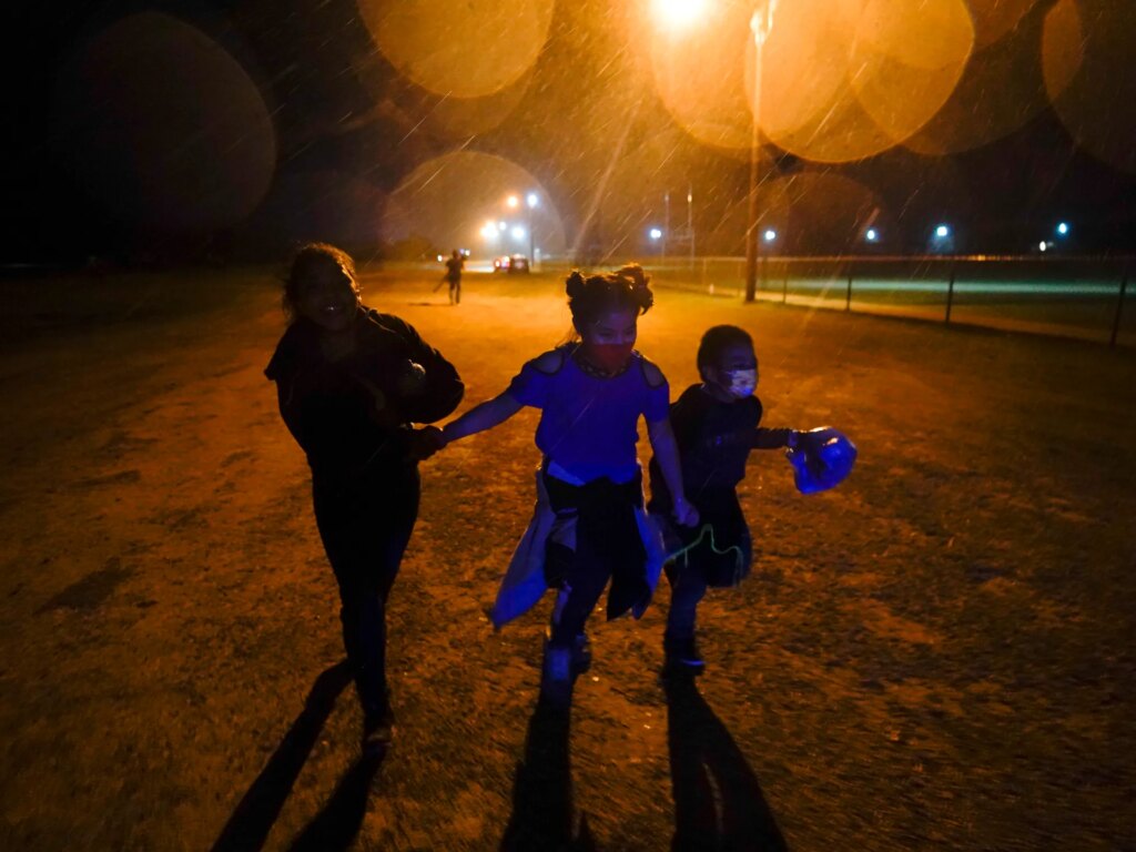 Children face higher threat of US deportation as legal support deal expires | Donald Trump News