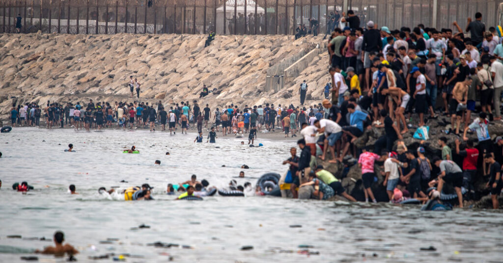 Live Updates: Most of the Migrants Who Crossed Into Spanish Territory Have Returned, Officials Say