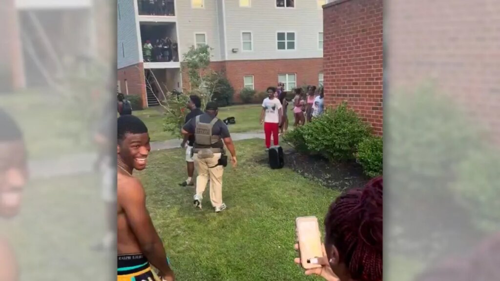 Video doesn’t show Black kids protecting Latino neighbors from ICE officer. Here’s evidence