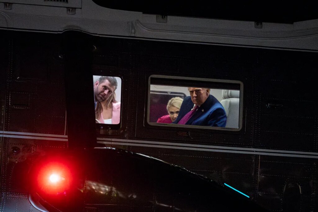 Does photo show Trump and White House aide Natalie Harp looking out helicopter window?
