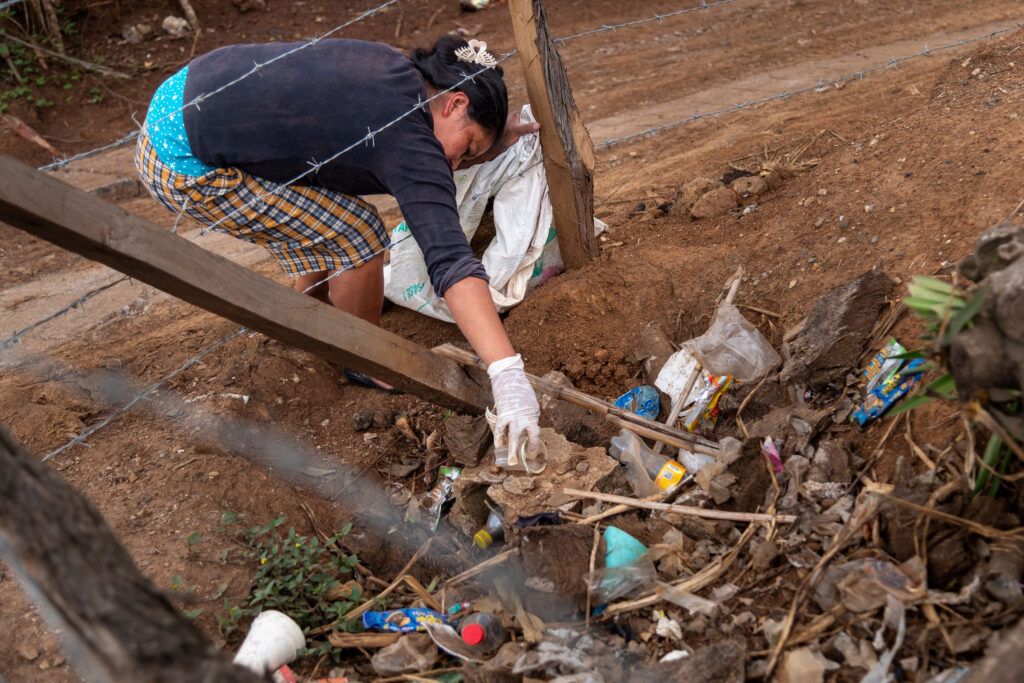 Empowering Guatemalan Villagers Plagued by Plastic