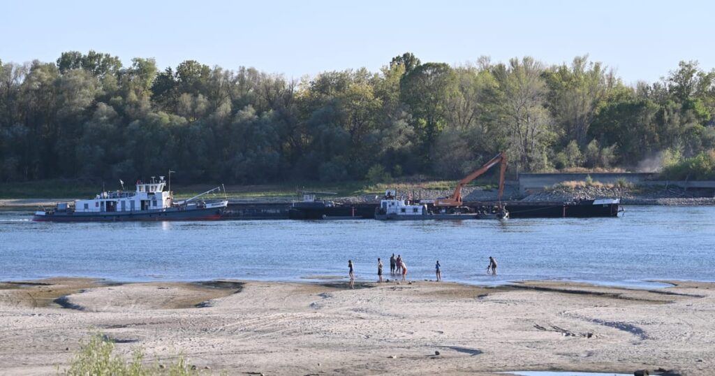 Hungary uses sunken barges to raise Danube River to keep nuclear plant going – POLITICO