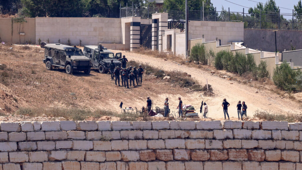 Israeli settlers keep up siege of Palestinian homes despite rare military intervention