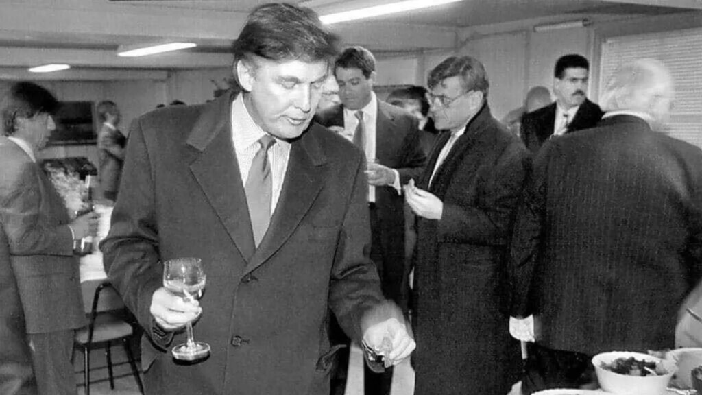 Photo of Trump in Moscow is real, but not from his first visit in 1987