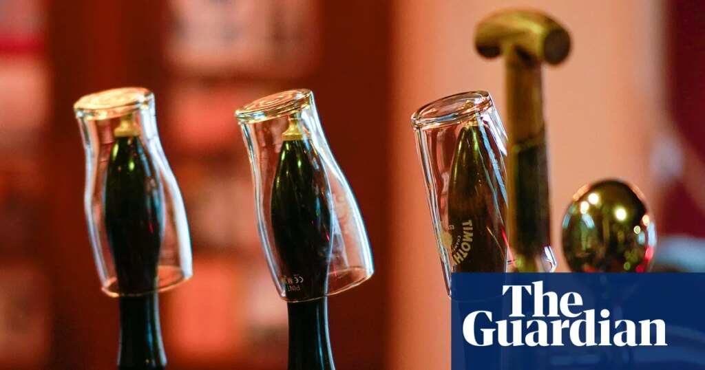 Problems brewing for the proper pint as Camra membership falls | Pubs