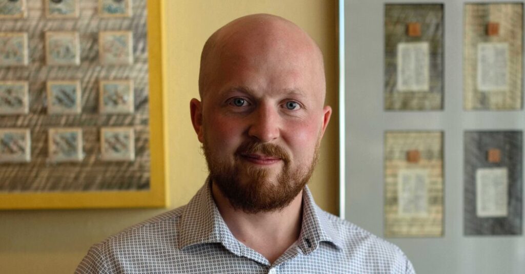 Progressive Democrat Makes Runoff for Alaska Governor