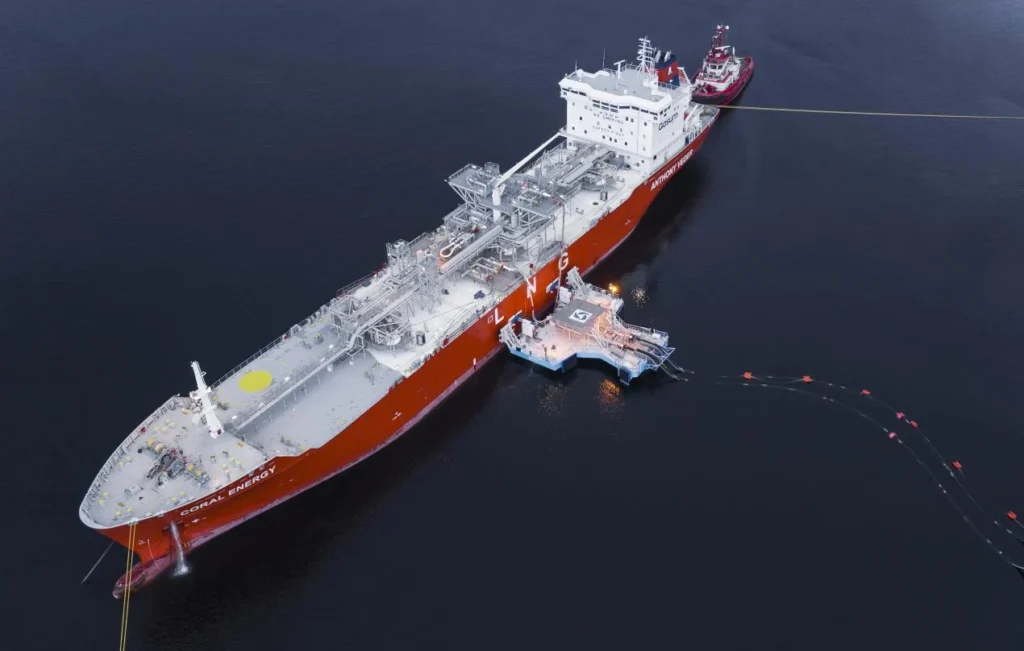 Shell’s JV chooses ECOnnect’s jettyless import solution for Caribbean LNG project
