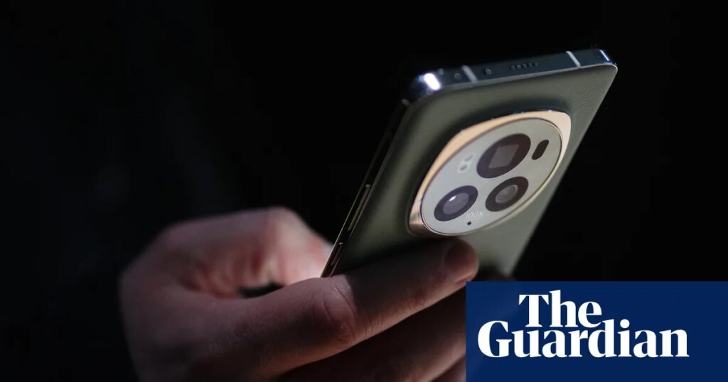 Spying device detectors may give domestic abuse victims false sense of security, study finds | Domestic violence
