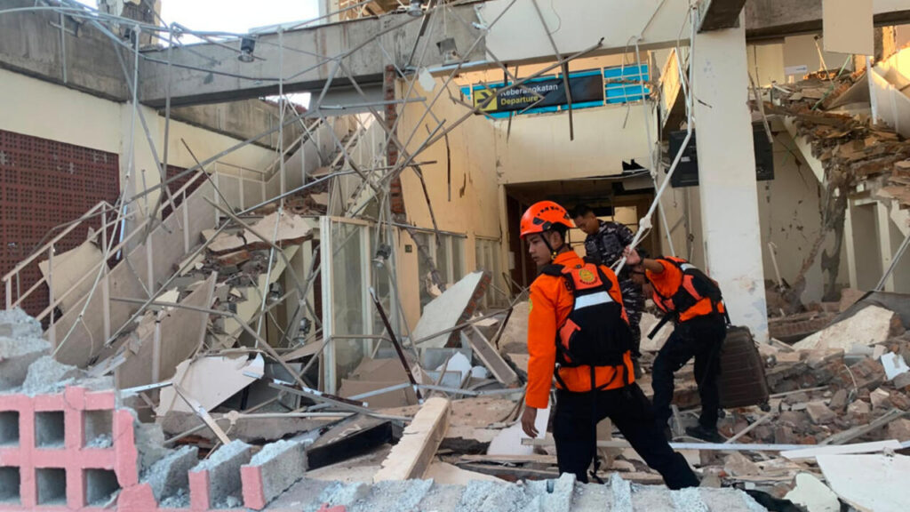 Thousands of evacuees await aid after deadly quake on Indonesia’s Flores island