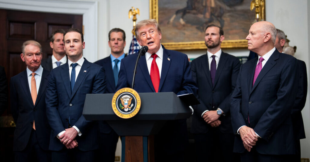 Trump, Who Has Amassed Enormous Wealth in Crypto, Hosts Industry Leaders