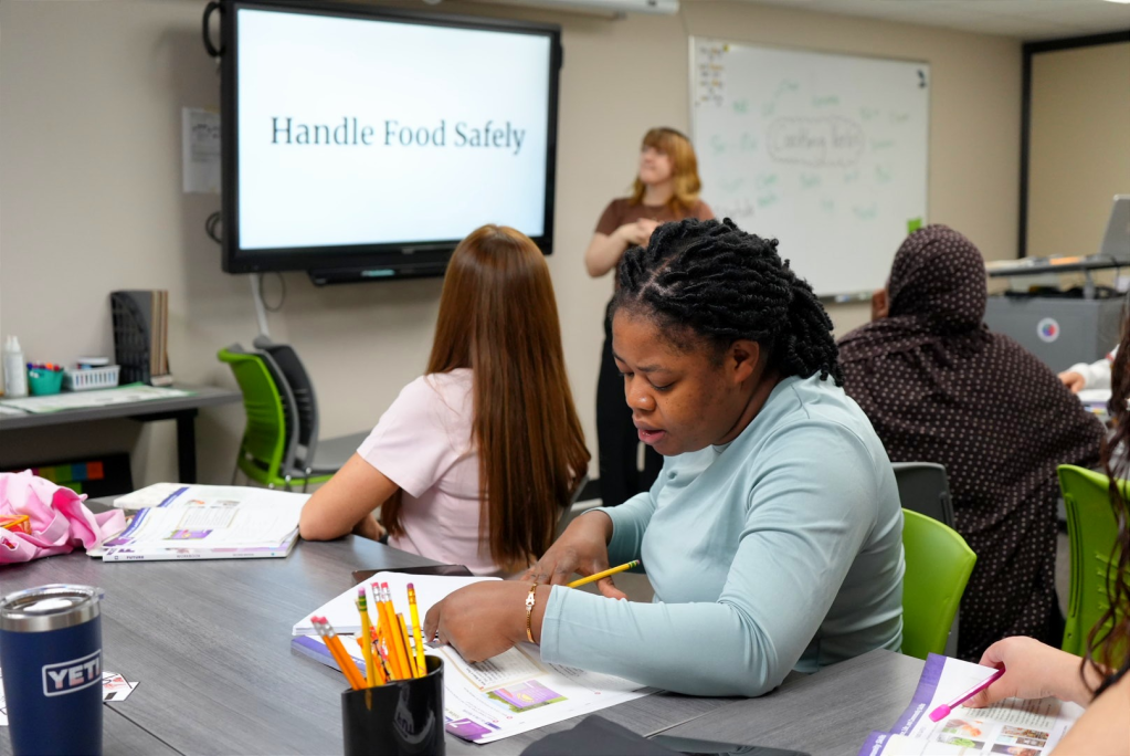 Hundreds of immigrants, refugees await English education as Literacy Green Bay weathers federal cuts