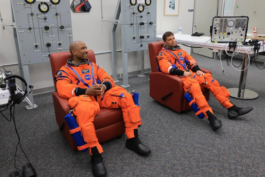NASA Names Two Artemis II Astronauts to Emeritus Program