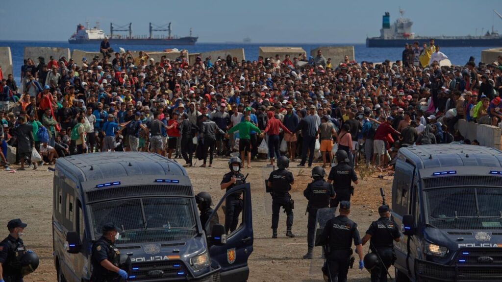 Spanish report flags Moroccan police’s ‘total permissiveness’ in Ceuta migrant rush
