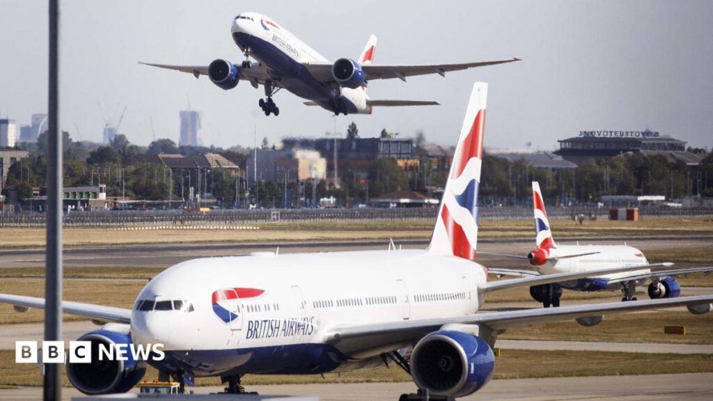 Third Heathrow runway should only go ahead if airlines pay for cleaner flying, say advisers