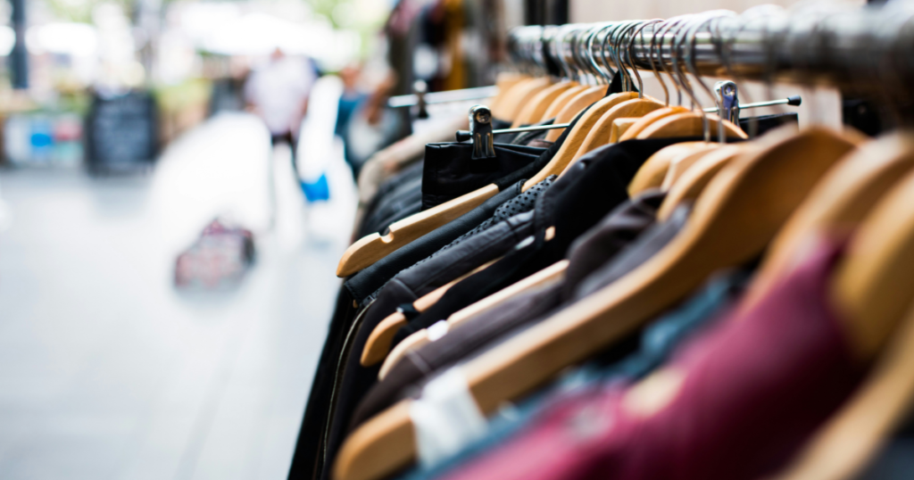 Video shows Muslim women queuing for a clothing sale, not free childcare – Full Fact