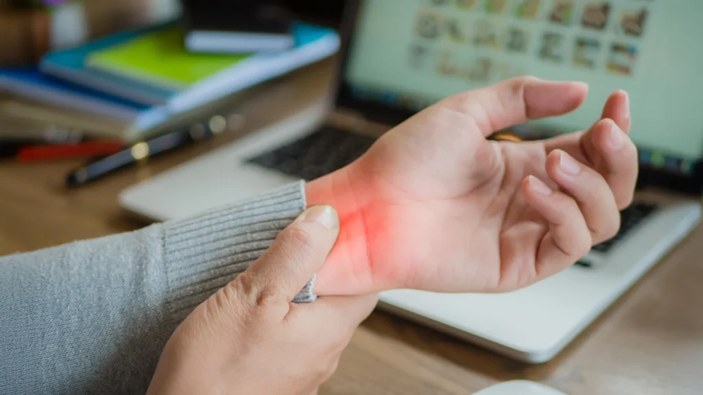 A simple 15-minute treatment could help patients avoid carpal tunnel surgery
