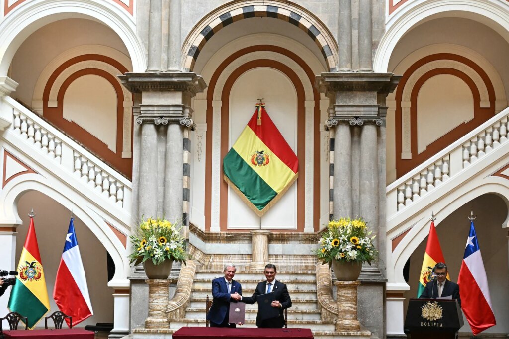 Bolivia, Chile Thaw Ties Amid Territorial Dispute