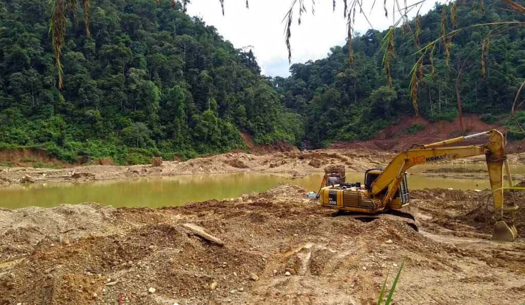 Deadly gold rush continues as latest landslide kills four in Sumatra