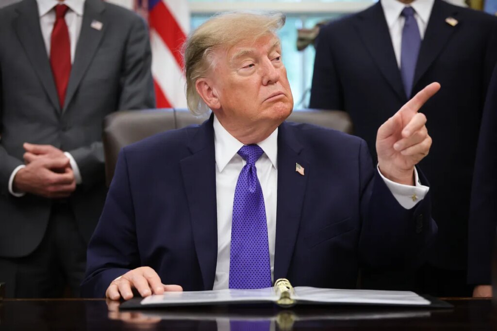 Did Trump recognize White House janitor’s retirement after 22 years of service?