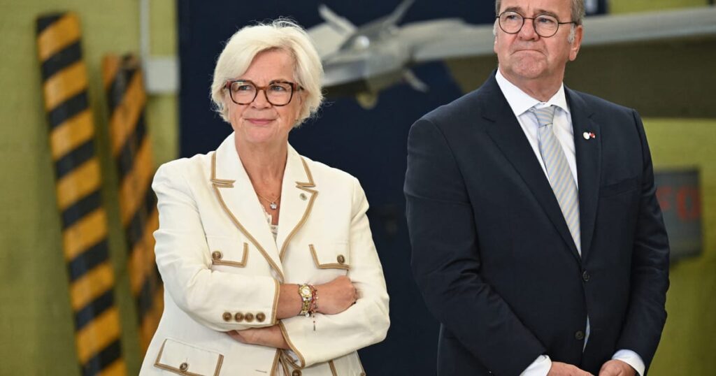 France, Germany try to save face on joint tank project – POLITICO