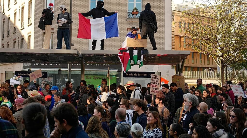 France’s third weekend of social protests sees lower turnout and early clashes in major cities