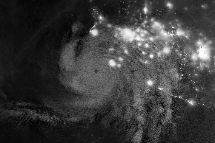 Hurricane Simon Lurks Off the Mexican Coast