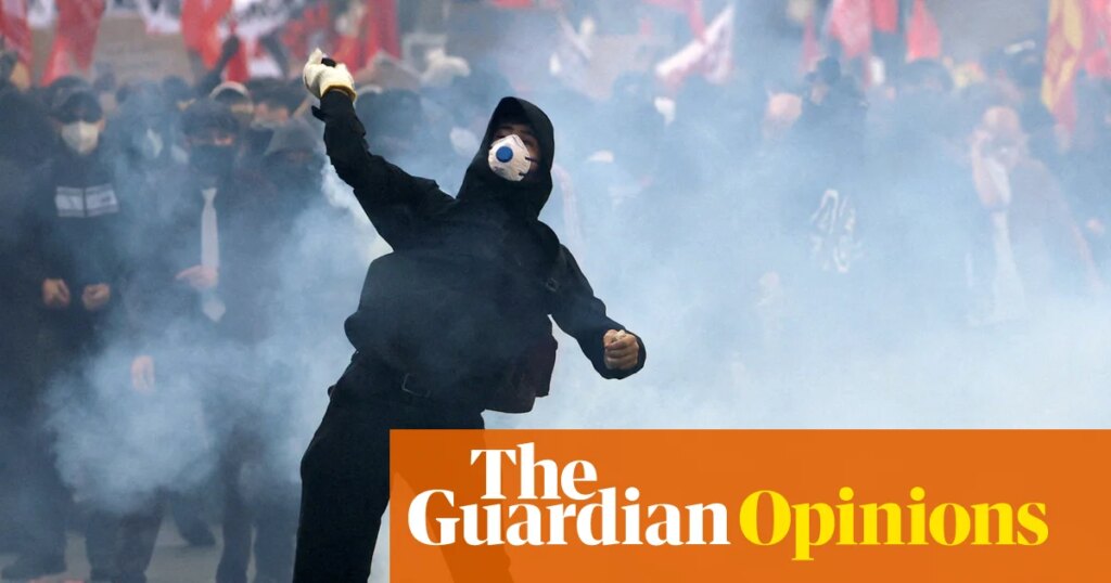 I see what’s happening here in Paris: reasonable student demands met with awful violence | Helen Massy-Beresford