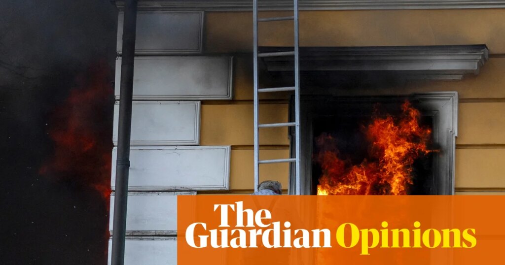 I went curtain shopping during a Kyiv air raid. And not because I’m ‘resilient’ | Diana Berg