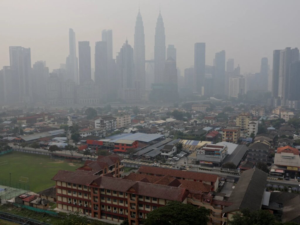 Malaysia shuts schools as haze from Indonesian fires chokes Southeast Asia | Climate Crisis News
