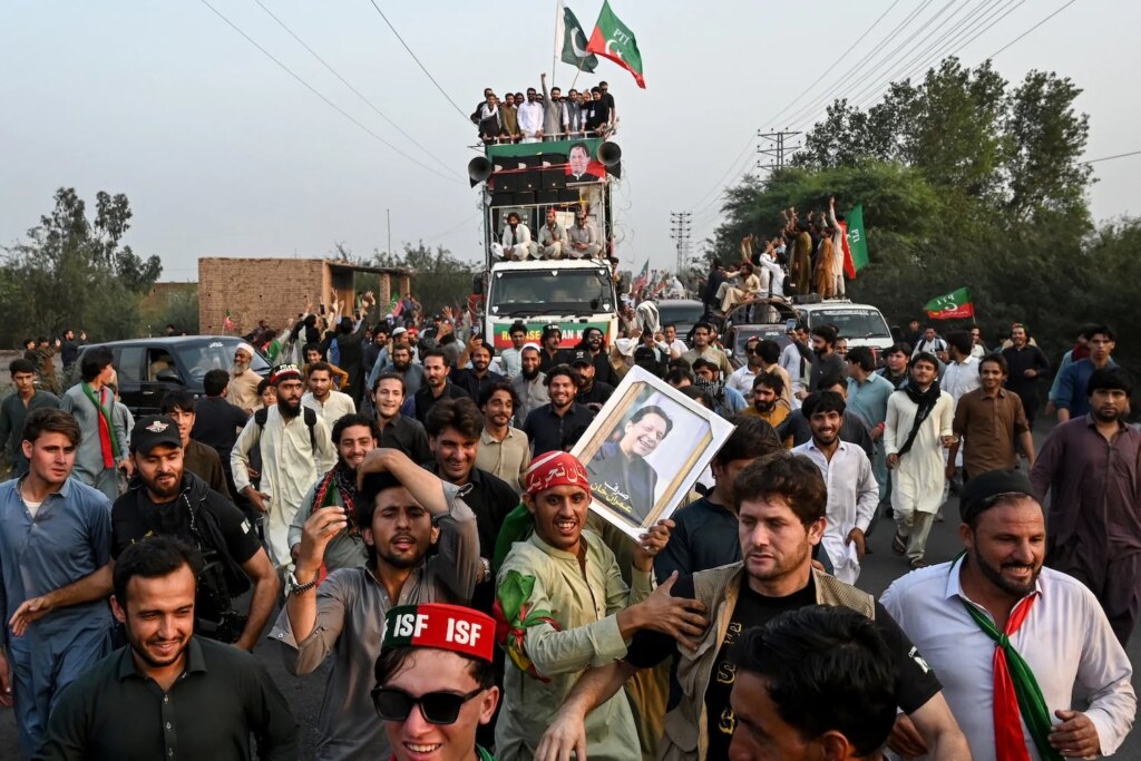 Pakistan: Imran Khan Supporters March to Islamabad